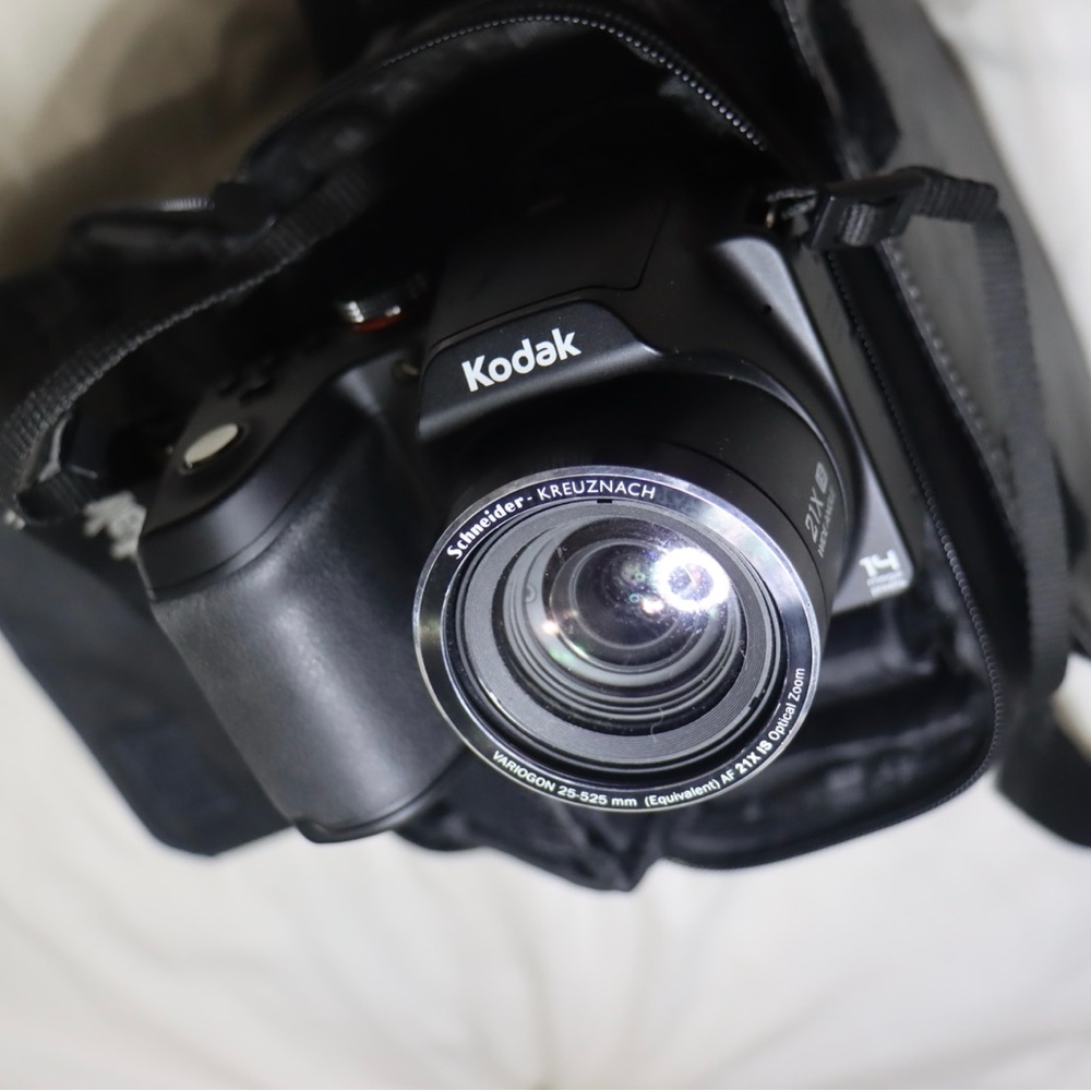 Kodak HD Z5010 & Camera Bag